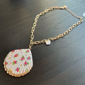 NWT Betsey Johnson Pink Flower Seashell Gold Tone Necklace w/Rhinestone Accents
